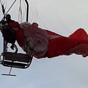 Muğla'da paraşüt, telesiyet hattına dolandı