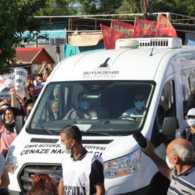 Deniz Poyraz'ın cenazesinde kısa süreli gerginlik