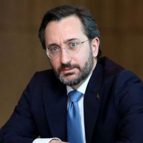 Fahrettin Altun, darbedilen İHA muhabirini telefonla aradı