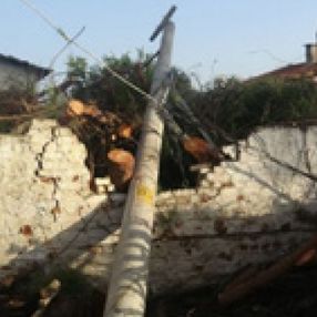 Aydın'da 15 dakikalık fırtına hayatı felç etti