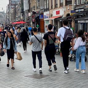 Hollanda'da kapalı alanlarda maske zorunluluğu kalktı