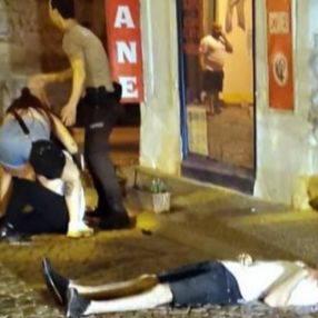 İzmir'de sokak ortasında başına demir profille vurularak öldürüldü