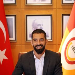 Galatasaray, Arda Turan'ın sözleşmesini uzattı