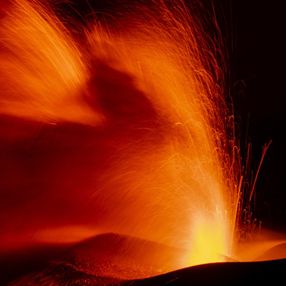 Etna Yanardağı yeniden aktifleşti