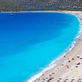 Antalya'ya gelen turist sayısı 1,5 milyonu geçti