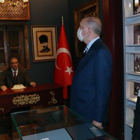 Erdoğan ve Bahçeli, Alparslan Türkeş’in doğduğu evi ziyaret etti