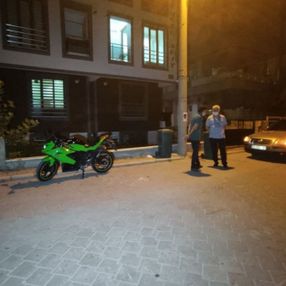 Denizli'de annesinin boğazını kesen şahıs motosikletle kaçtı