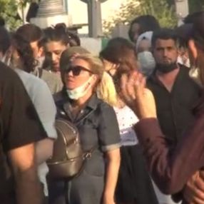 Şişli'de konser için sıraya girenler, önlemleri hiçe saydı