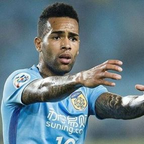 Alex Teixeira geliyorum mesajı verdi
