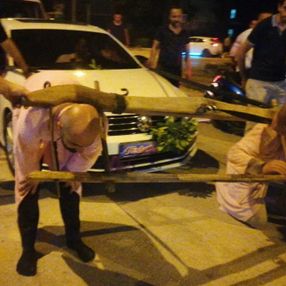 Bursa'da damada öküz boyunduruğu takıp, araç çektirdiler