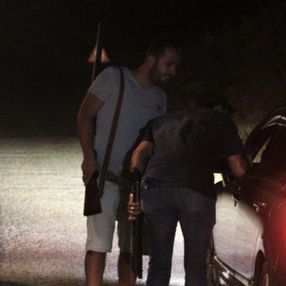 Manavgat'ta silahla nöbet tutanları jandarma uyardı