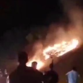 İzmir'de sokak düğününde ormana doğru havai fişekler atıldı