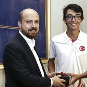 Bilal Erdoğan: Mete Gazoz ile olimpiyatlarda yeni bir madalya kapısı aralandı