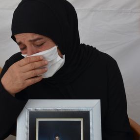 Muş'ta anneler HDP il binası önünde evlat nöbeti tutuyor