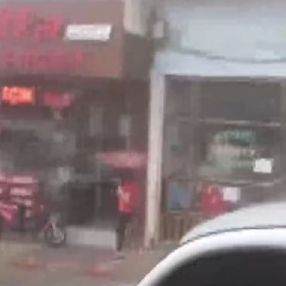 Osmaniye'de genç kızın, faciadan kıl payı kurtulduğu anlar kamerada