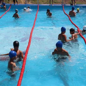 Siirt'te çocuklar için portatif havuz yapıldı