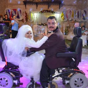 Manisa'da bedensel engelli çift, evlendi