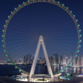 Dubai'de 1750 kişilik dünyanın en büyük dönme dolabı