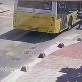 Küçükçekmece’de kadın seyir halindeki otobüsten düştü