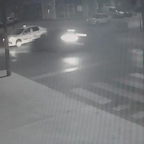 Ümraniye’de aşırı hız yaptı, taksiyi savurdu