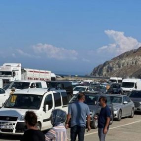Gökçeada’dan dönen tatilcilerin feribot çilesi