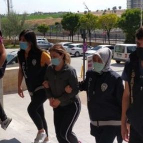Uşak'ta cinnet getiren kadın, kocasını öldürdü
