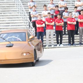 Düzce’de imam hatipli öğrenciler elektrikli araç tasarladı