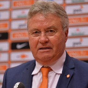 Guus Hiddink emekli oldu