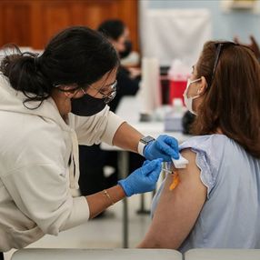 Dünya Sağlık Örgütü'nün Türk uzmanı: Koronavirüs aşısı, grip gibi düzenli uygulanabilir