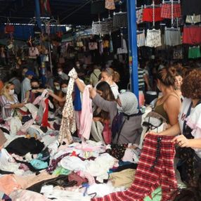 Edirne Ulus Pazarı, turistler tarafından yoğun ilgi görüyor