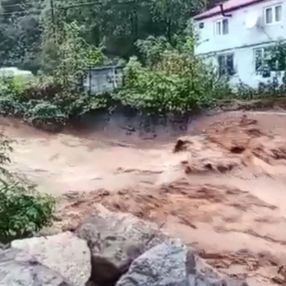 Sağanak yağış, birçok ilde su baskınlarına neden oldu