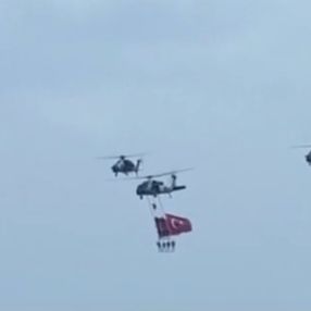 TEKNOFEST'e özel gökyüzünde gösteri