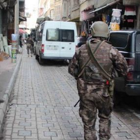 Diyarbakır'da bombalı eylem hazırlığındaki terörist yakalandı