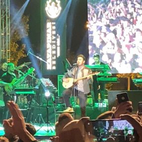 Mustafa Ceceli, Diyarbakır’da konser verdi