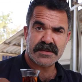 'Çaycı Hüseyin' lakaplı Alparslan Özmol: Bu adam yaşıyor adamı hasta etmeyin