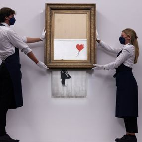 Banksy'nin parçalanan eseri, 18.5 milyon sterline satıldı
