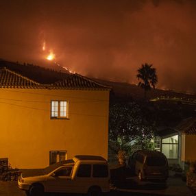 La Palma Adası'ndaki lavlar son 24 saatte 90 eve daha zarar verdi