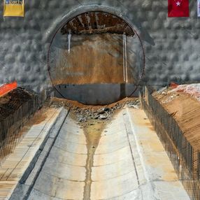 Ankara-İzmir YHT projesindeki Türkiye'nin en geniş TBM tünelinde ışık göründü