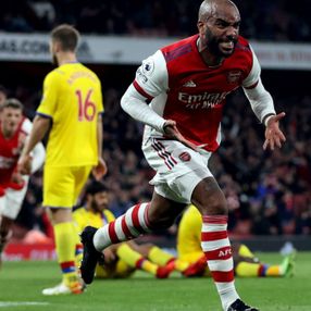 Arsenal son dakikada bulduğu golle beraberliği kurtardı
