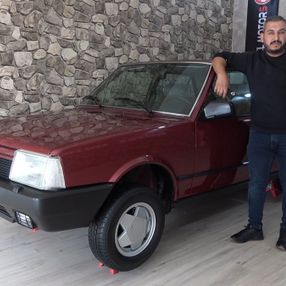 30 yıllık Tofaş otomobilini yeni gibi saklıyor