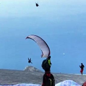 Fethiye'de hava oyunları festivalinde yaşanan paraşüt kazaları kamerada