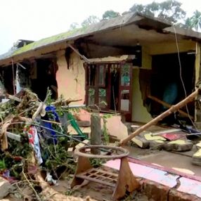 Hindistan ve Nepal'de seller: 180'den fazla kişi öldü