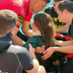 Fethiye'de Ukraynalı paraşütçü denize düştü