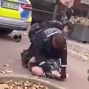 Almanya’da 25 yaşındaki gence polis şiddeti