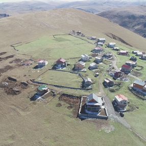 Karadeniz yaylalarındaki kaçak yapılar yıkılıyor