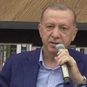 Batman'da genç kız öğrenci, Cumhurbaşkanı Erdoğan'a Kürtçe 'hoşgeldiniz' dedi