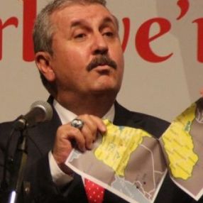 Sözde Kürdistan haritasını yırtan Mustafa Destici: Sizin rüyalarınızı kabusa çeviririz