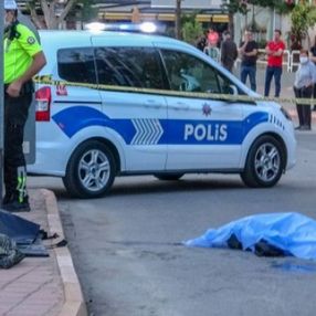 Antalya'da okuldan çıkan Eren'e yaya geçidinde halk otobüsü çarptı