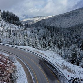 Ilgaz Dağı, kar yağışıyla beyaza büründü