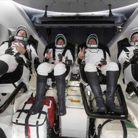 SpaceX, uzaya 4 astronot gönderdi